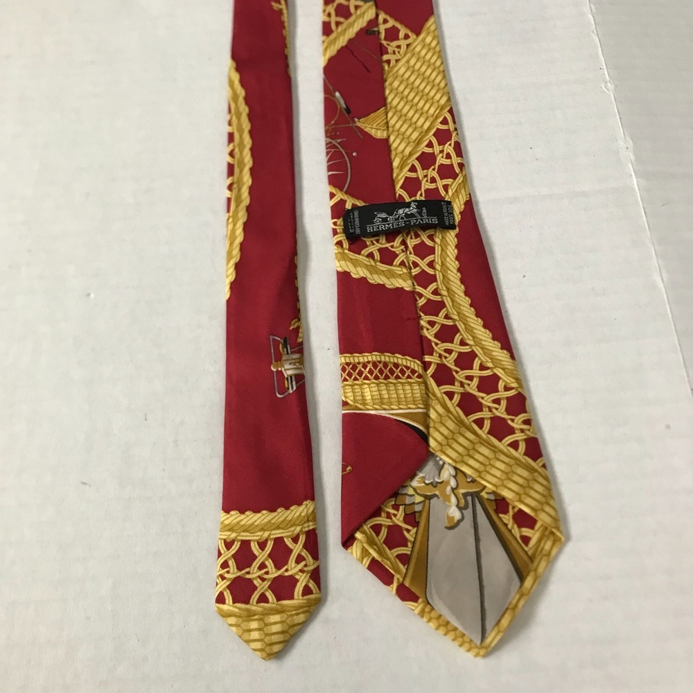 HERMÈS Tie Rare Silk Horse Carriage People Bicycle Chain Red Yellow - Picture 10 of 16